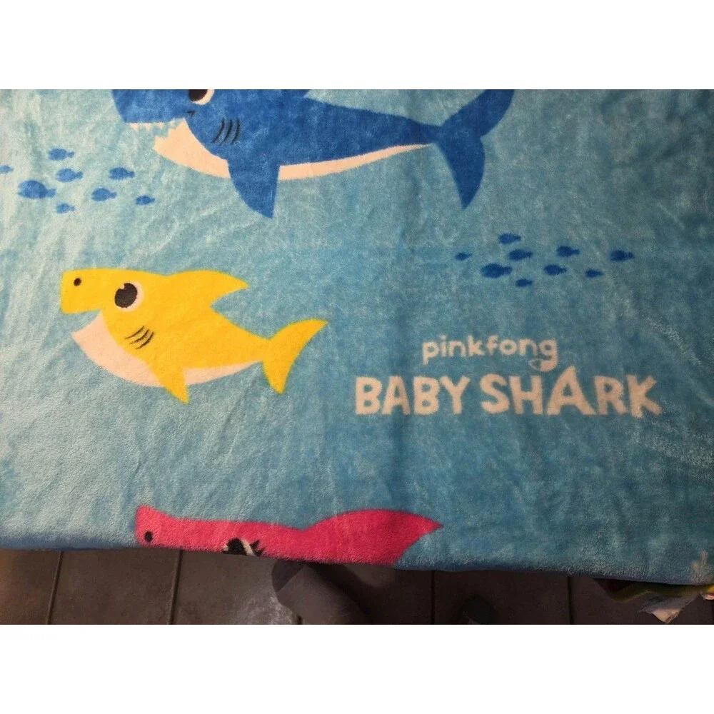 Nickelodeon Pinkfong Baby Shark Silky Soft Throw Kids Blanket 40x50